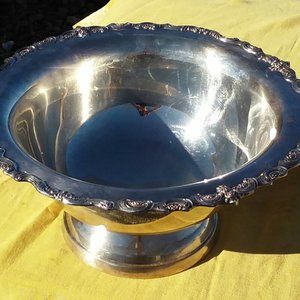Vintage 17"x  8" Plated Silver Punch Bowl by Towle